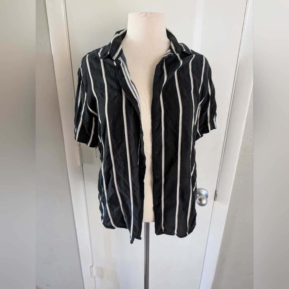 Denim And Flower Men's striped Button Up sz m‎